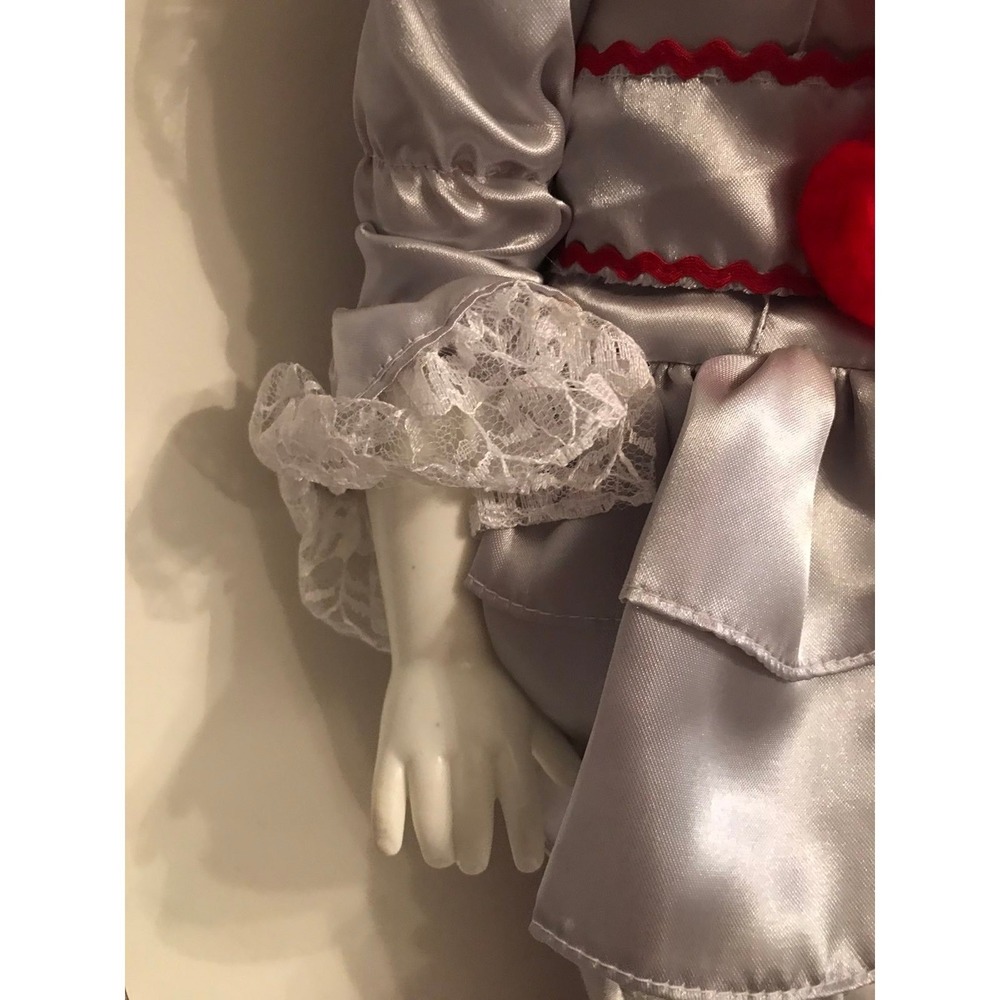 30 inch‎ pennywise doll RARE! - Picture 4 of 12